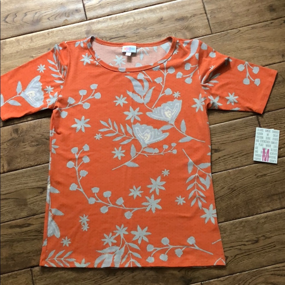 NWT LuLaRoe Gigi size Med